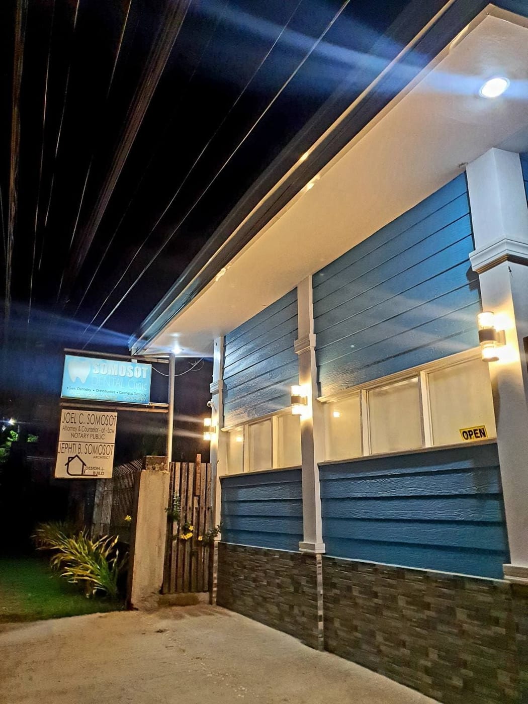 Somosot Dental Clinic at night, open for patients